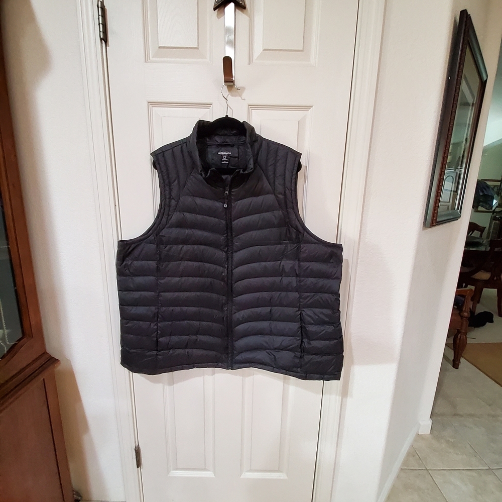 Down Black Vest 3'